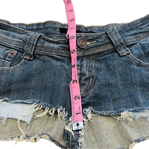 Next Jeans Medium Wash Low Rise Denim Cutoff Shorts - Size 26 - Picture 11 of 13